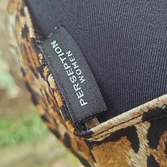 Perseption Leopard Astronomical Sleeveless Blouse - Picture 6 of 7